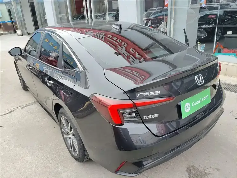 Honda Integra 240 TURBO CVT Leading