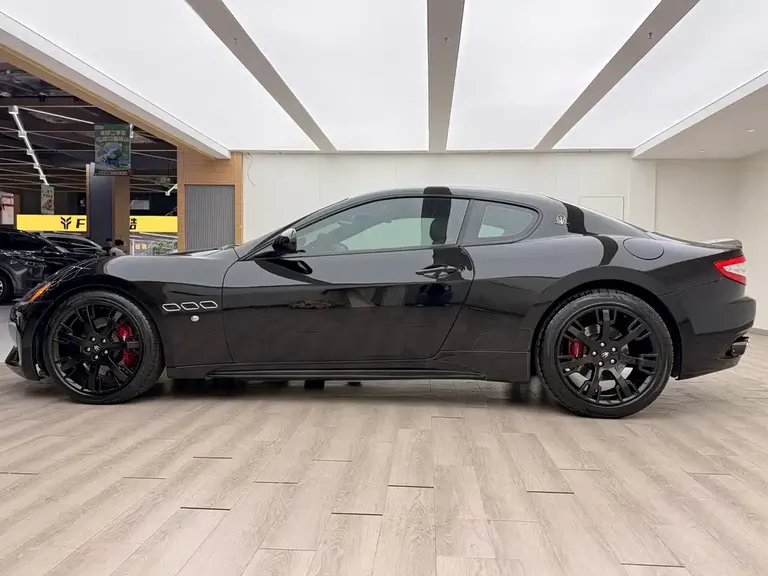 Maserati GranTurismo 4.7 L Sport F1