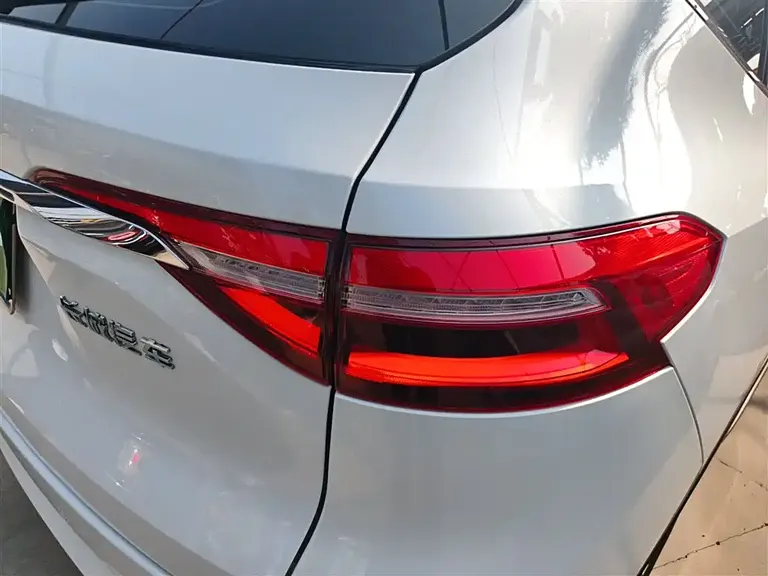 Haval F7 1.5 T 2 WD i Dazzle