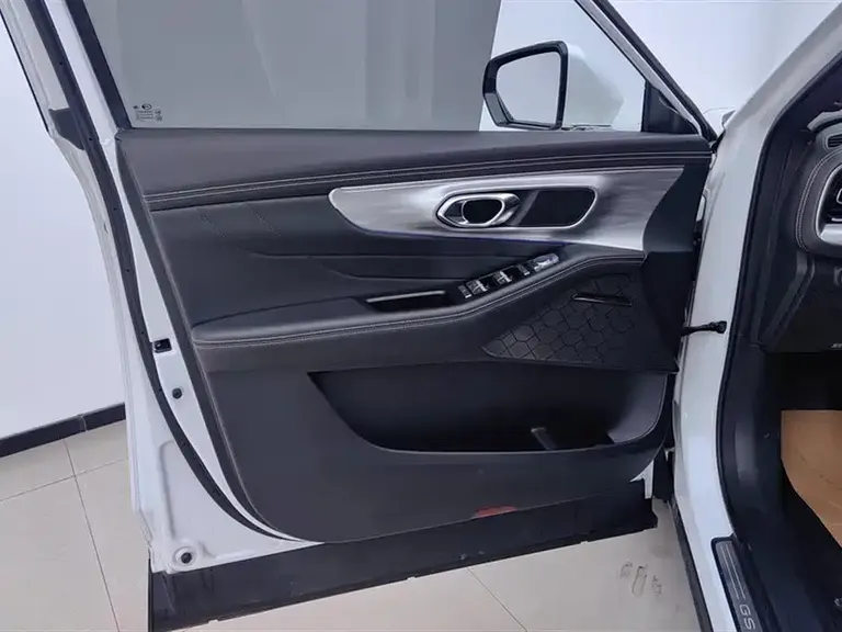 GAC Trumpchi GS8 Navigator Series 2.0 TGDI 2 WD Luxury Connected 7-seat