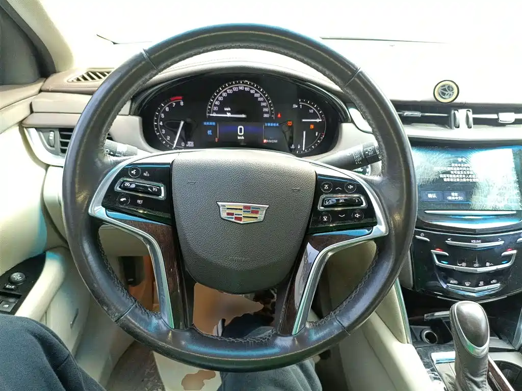 Cadillac XTS 28 T Tech