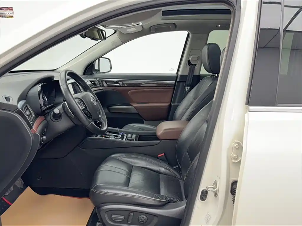 GAC Trumpchi GS8 320 T 2 WD Luxury Connected (7-seat)