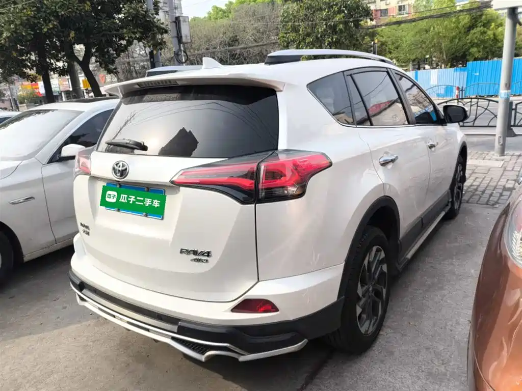 RAV4 2.5 L Auto 4 WD Elite i