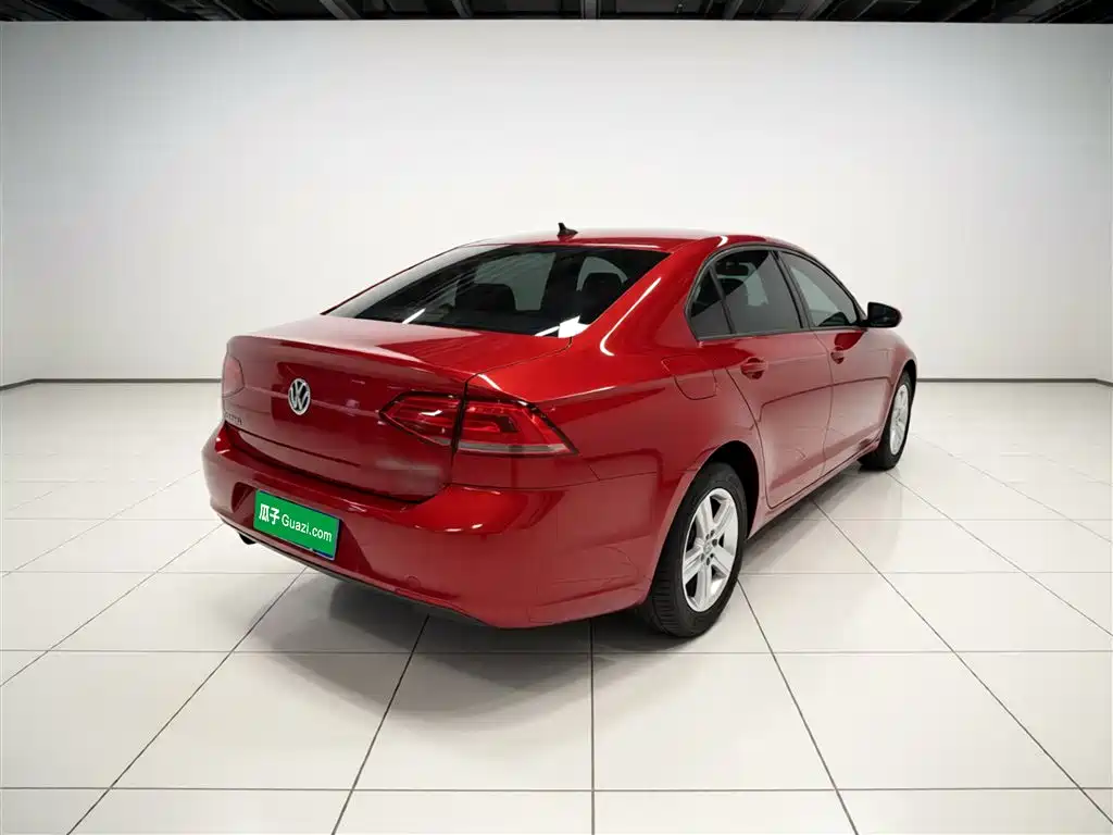 Lamando 230 TSI DSG Style