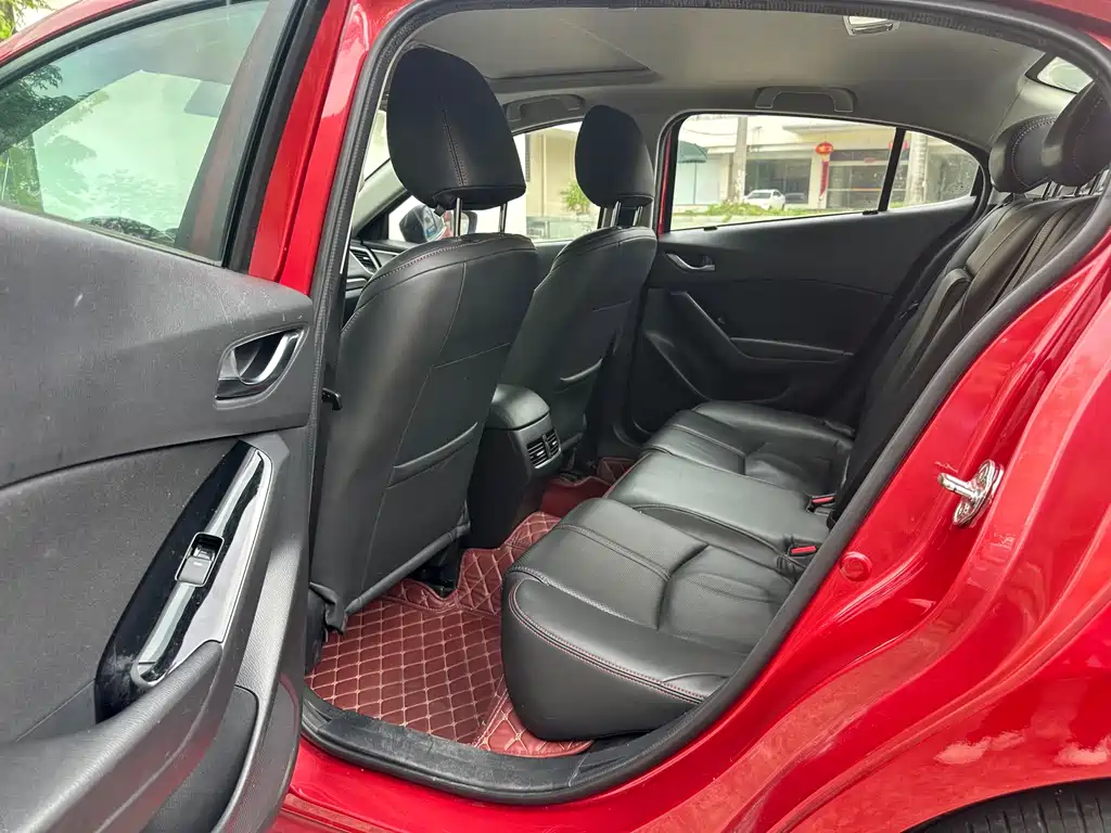 Mazda 3 Axela Sedan 1.5 L Auto Luxury CN-V