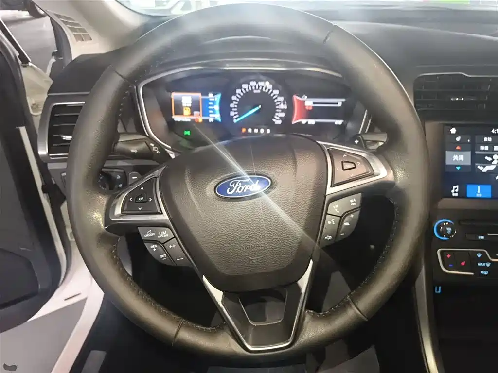 Mondeo Facelift EcoBoost 180 Luxury