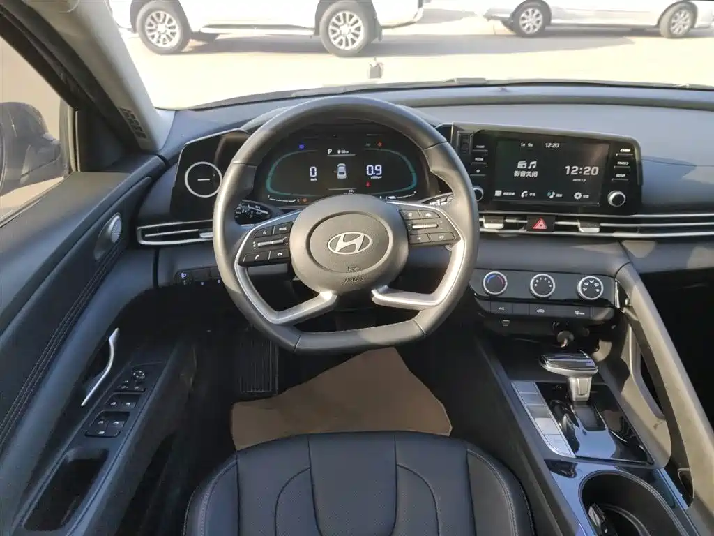 Elantra 1.5 L CVT GLX Elite