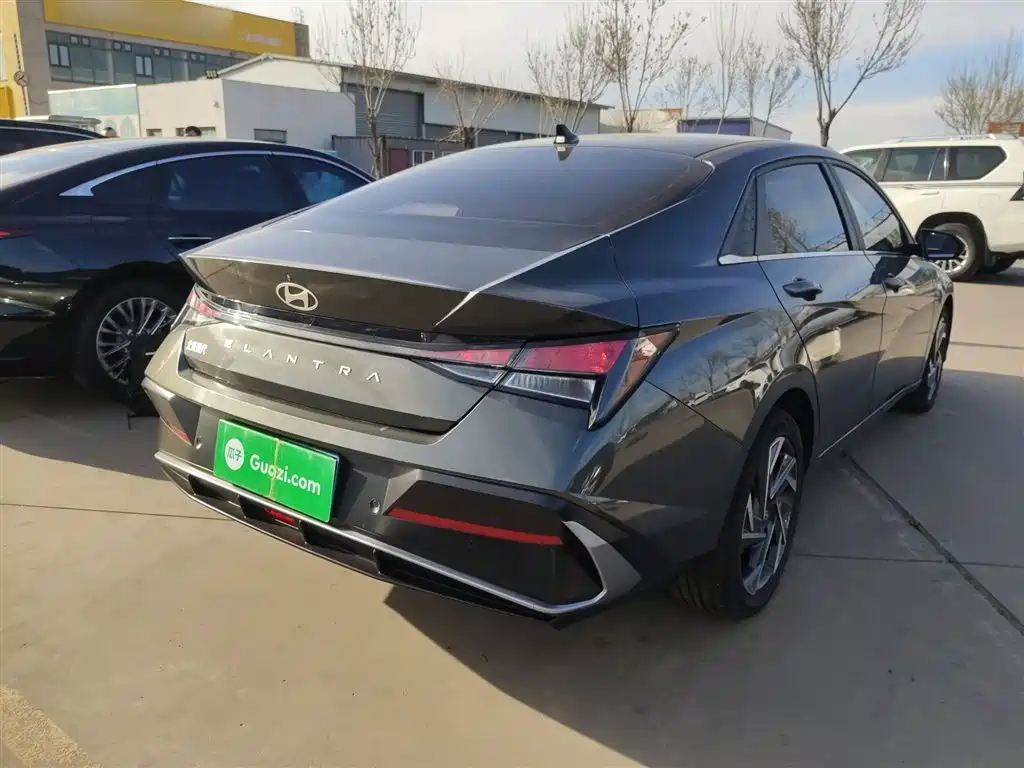 Elantra 1.5 L CVT GLX Elite
