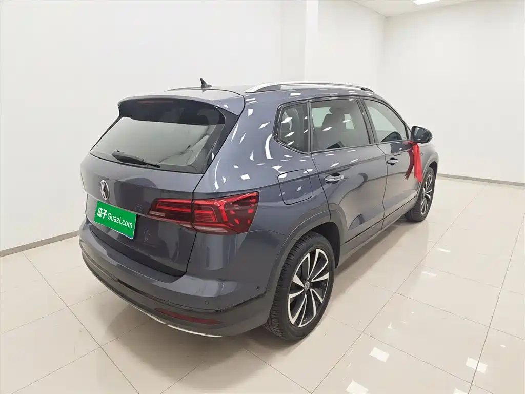 Tharu 330 TSI 4 WD Flagship CN-VI