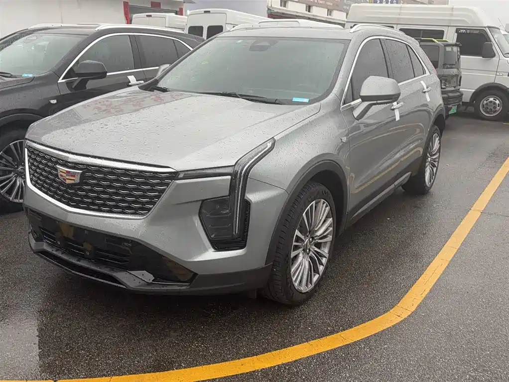 Cadillac XT4 28 T 2 WD Distinguished