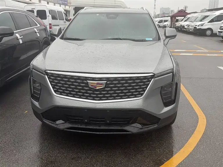 Cadillac XT4 28 T 2 WD Distinguished