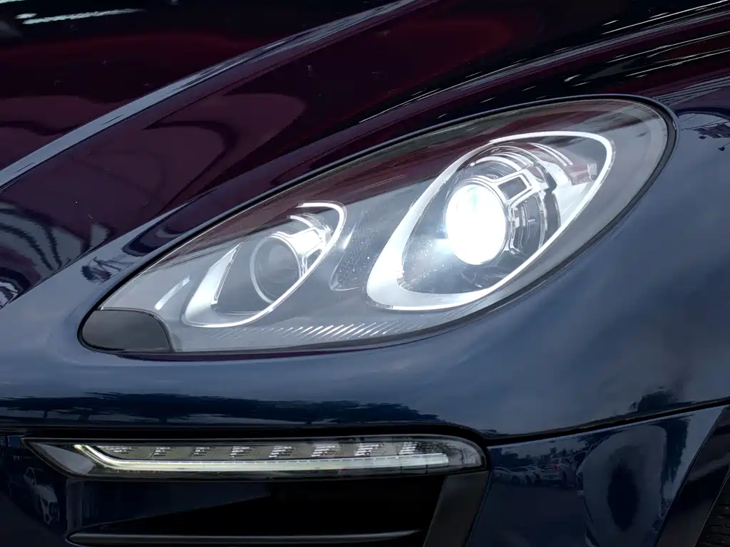Macan Macan 2.0 T