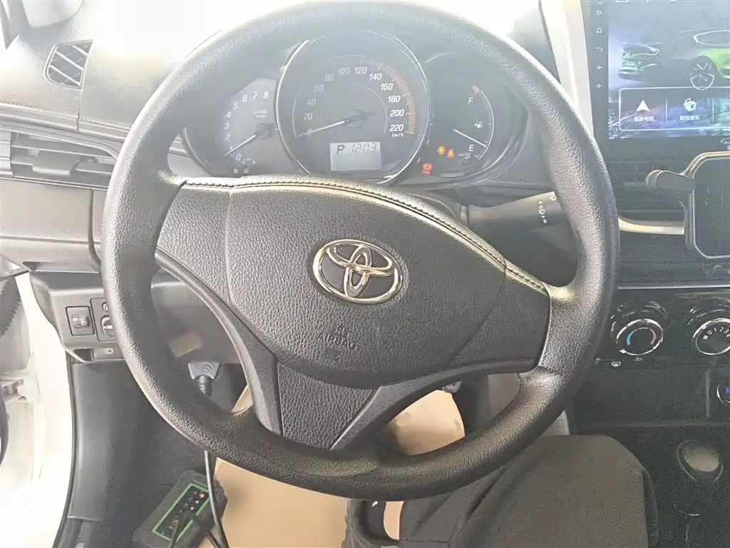 YARiS L Zhixiang 1.5 L CVT Leading