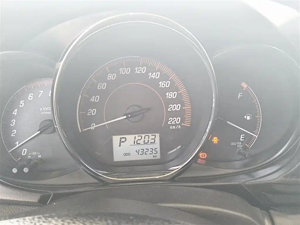 YARiS L Zhixiang 1.5 L CVT Leading