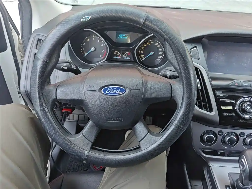 Focus Hatchback 1.6 L Auto Comfort