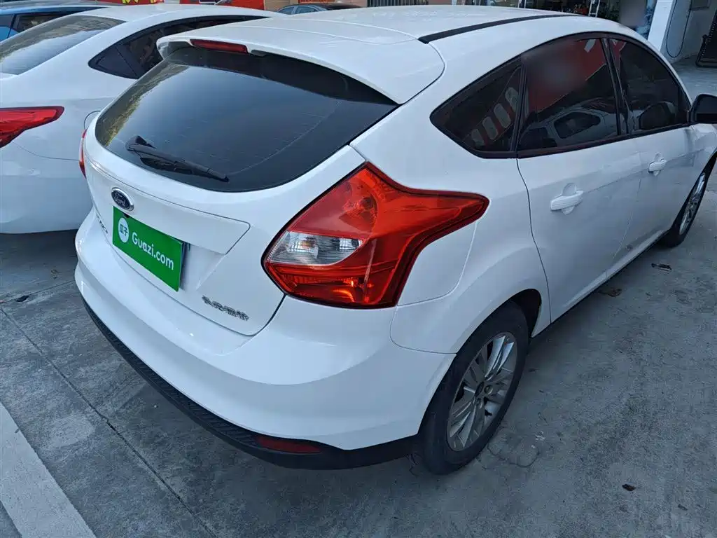 Focus Hatchback 1.6 L Auto Comfort