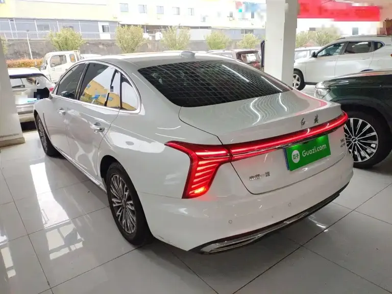 Hongqi H5 2.0 T Auto Connected Flagship Enjoyment