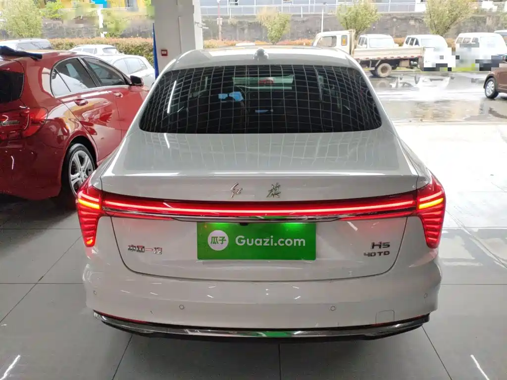 Hongqi H5 2.0 T Auto Connected Flagship Enjoyment