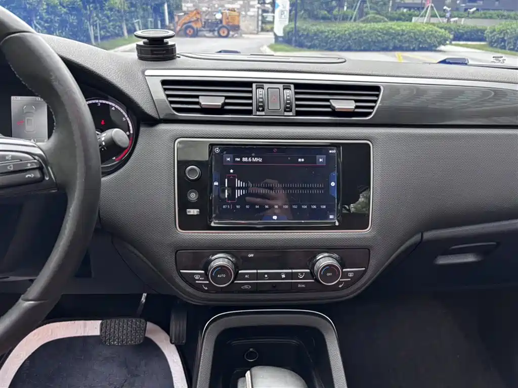 Qoros 5 观致5 2016款 1.6 T 自动豪华型