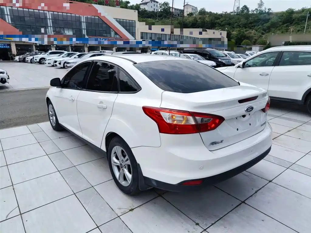 Focus Sedan 1.6 L Auto Style