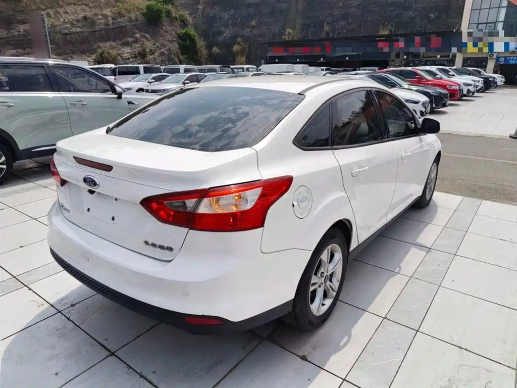 Focus Sedan 1.6 L Auto Style