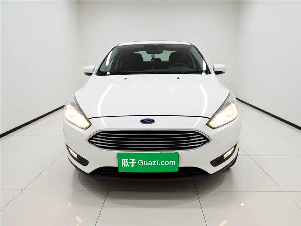 Focus Sedan 1.6 L Manual Style