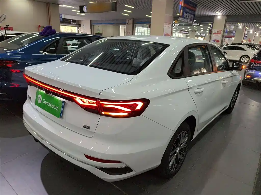 Emgrand 帝豪 2026款 400万纪念款 1.5 L CVT超越型