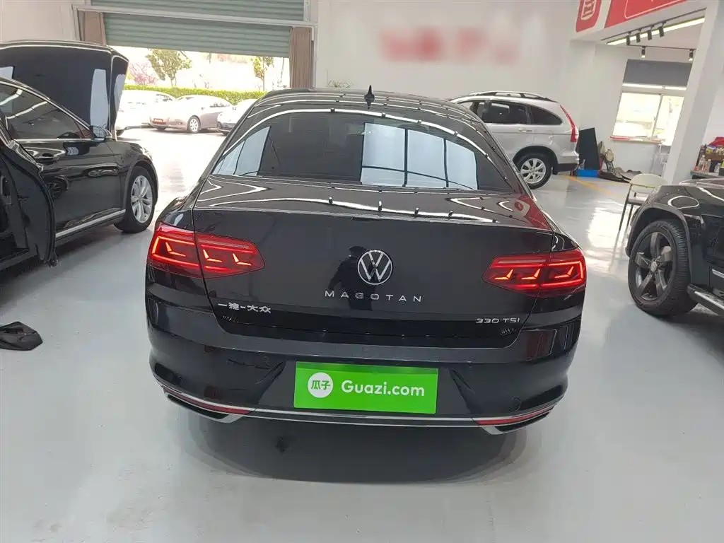 Magotan 330 TSI DSG Luxury