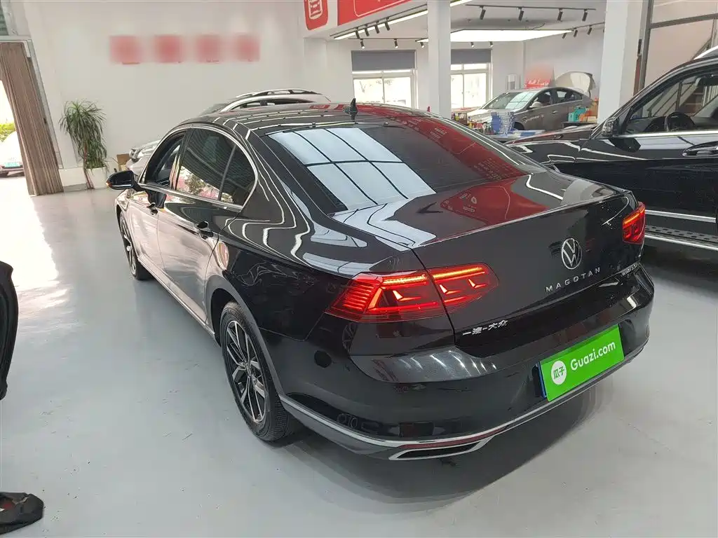 Magotan 330 TSI DSG Luxury