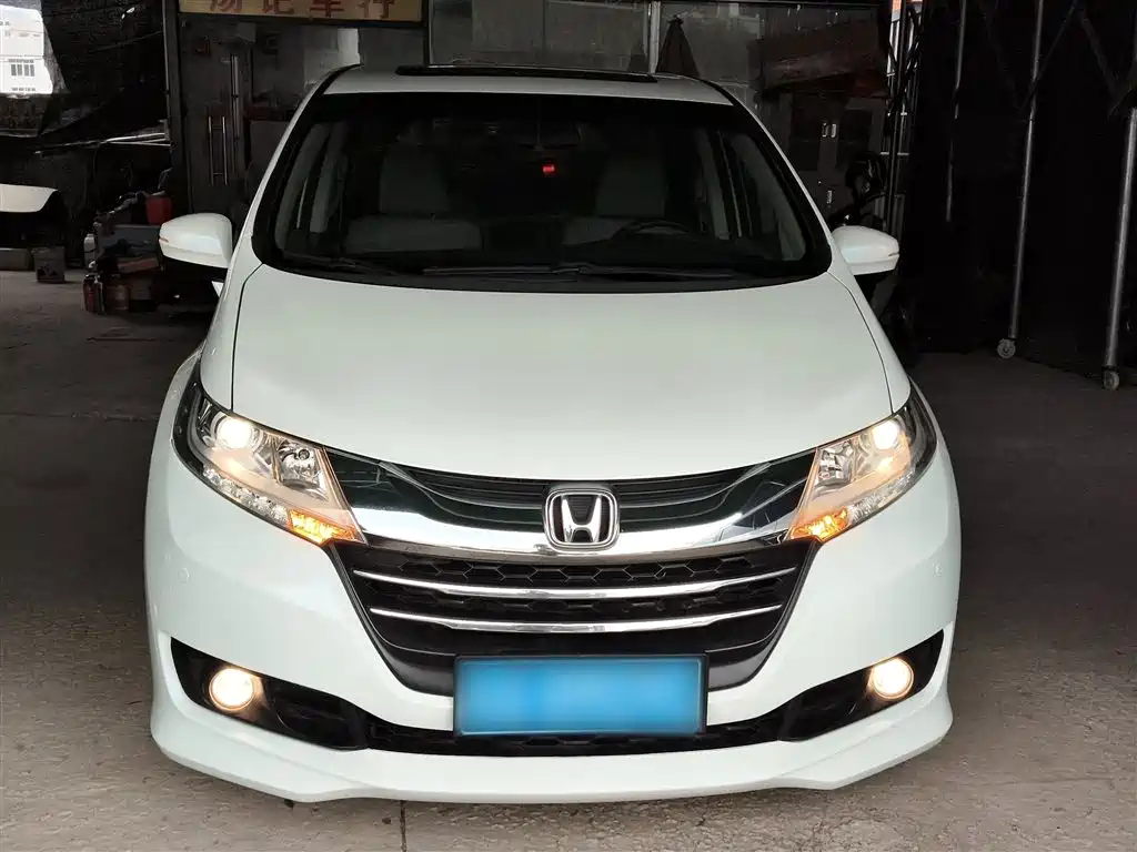 Odyssey 2.4 L Luxury