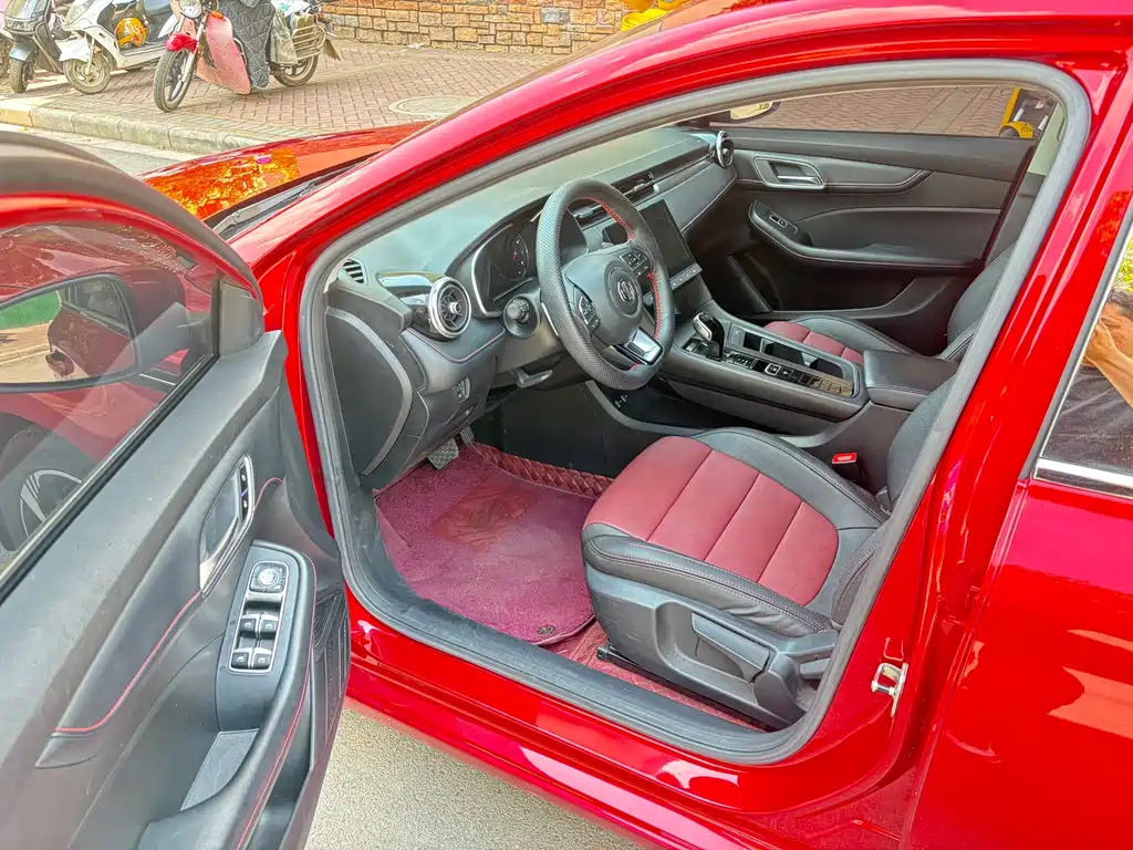 MG6 1.5 T Auto Leading Trend