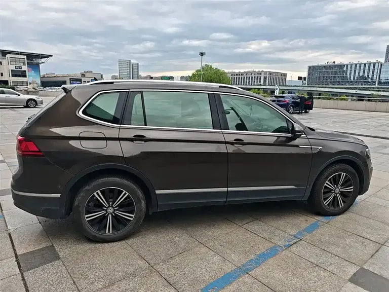 Volkswagen Tiguan L 330 TSI Auto 2 WD Flagship