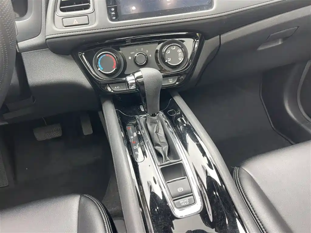 Vezel 1.5 L CVT Pioneer