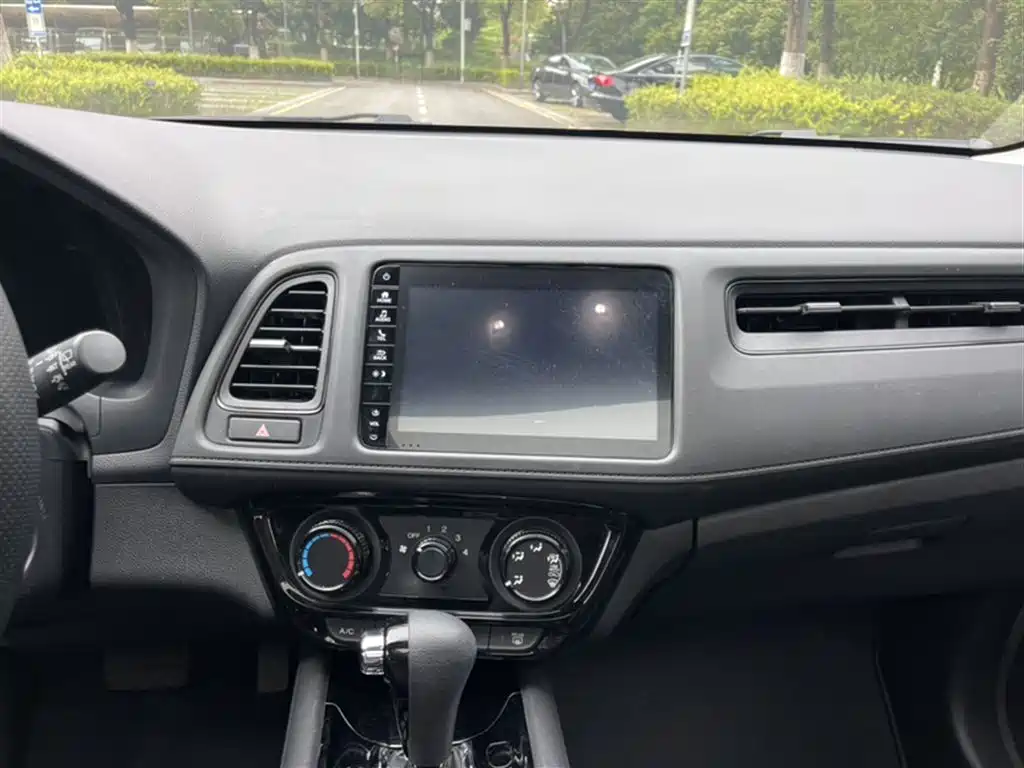 Vezel 1.5 L CVT Pioneer