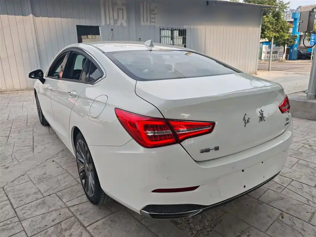 Hongqi H5 30 TD Connected Charm Motion