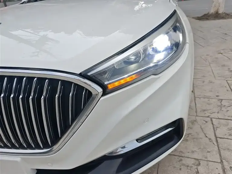 Hongqi H5 30 TD Connected Charm Motion