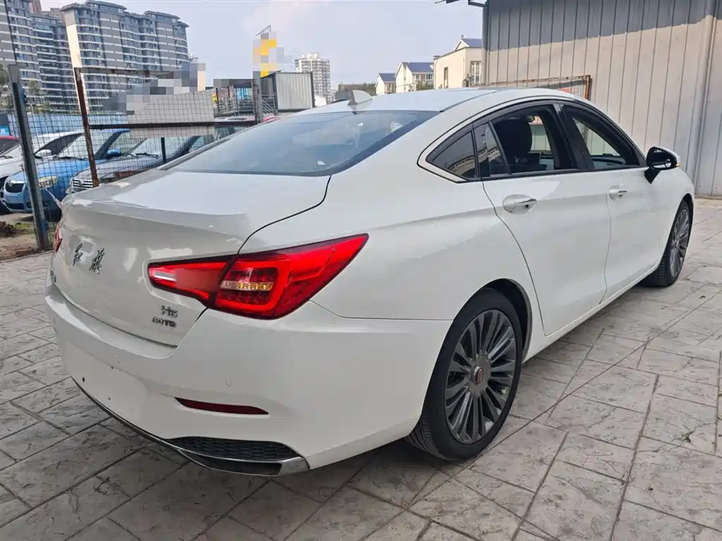 Hongqi H5 30 TD Connected Charm Motion