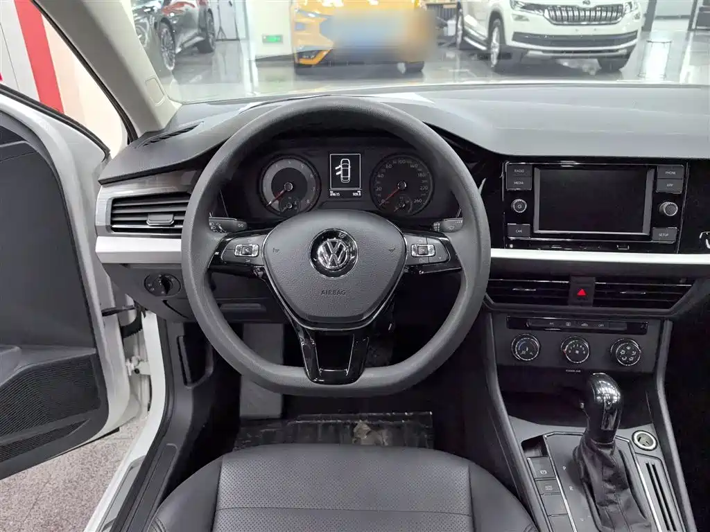 Lavida 1.5 L Auto Comfort CN-V