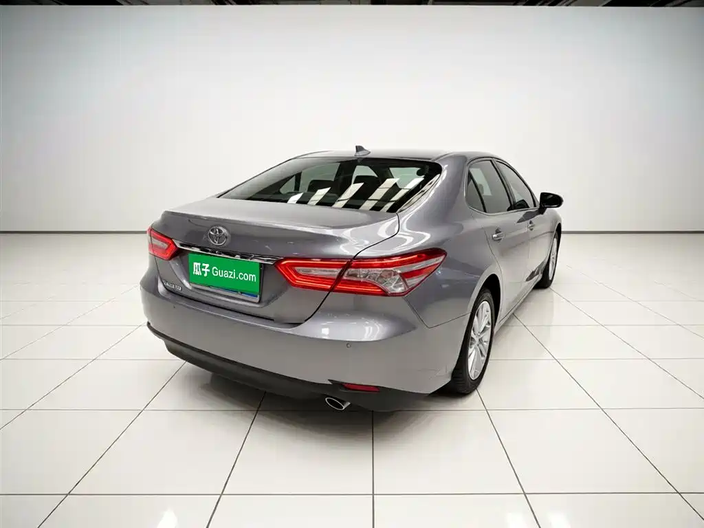 Camry 2.0 G Luxury