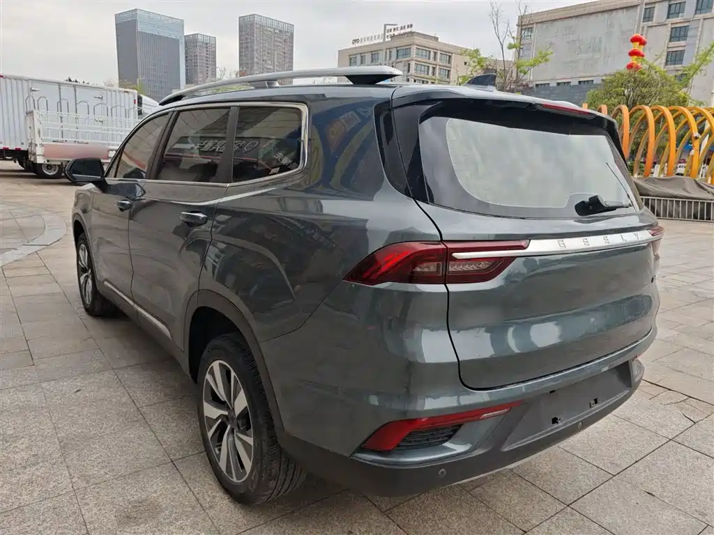 Haoyue 1.8 TD DCT Luxury 7-seat