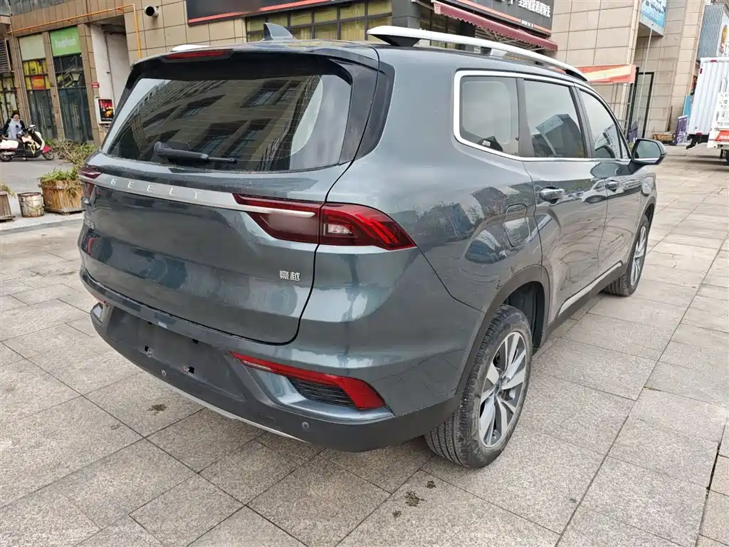 Haoyue 1.8 TD DCT Luxury 7-seat