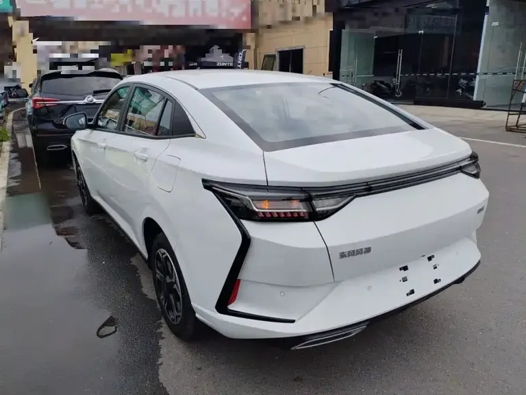 Dongfeng Yixuan 1.5 L Auto Luxury