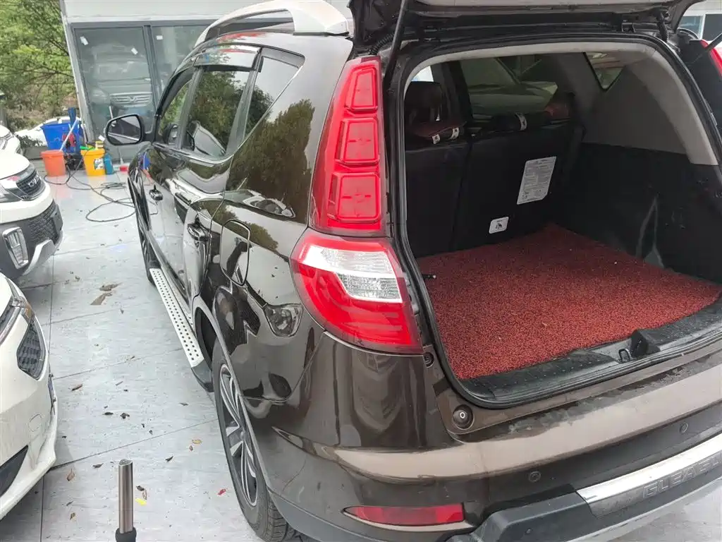 Geely GX7 Sport 2.0 L Auto Distinguished