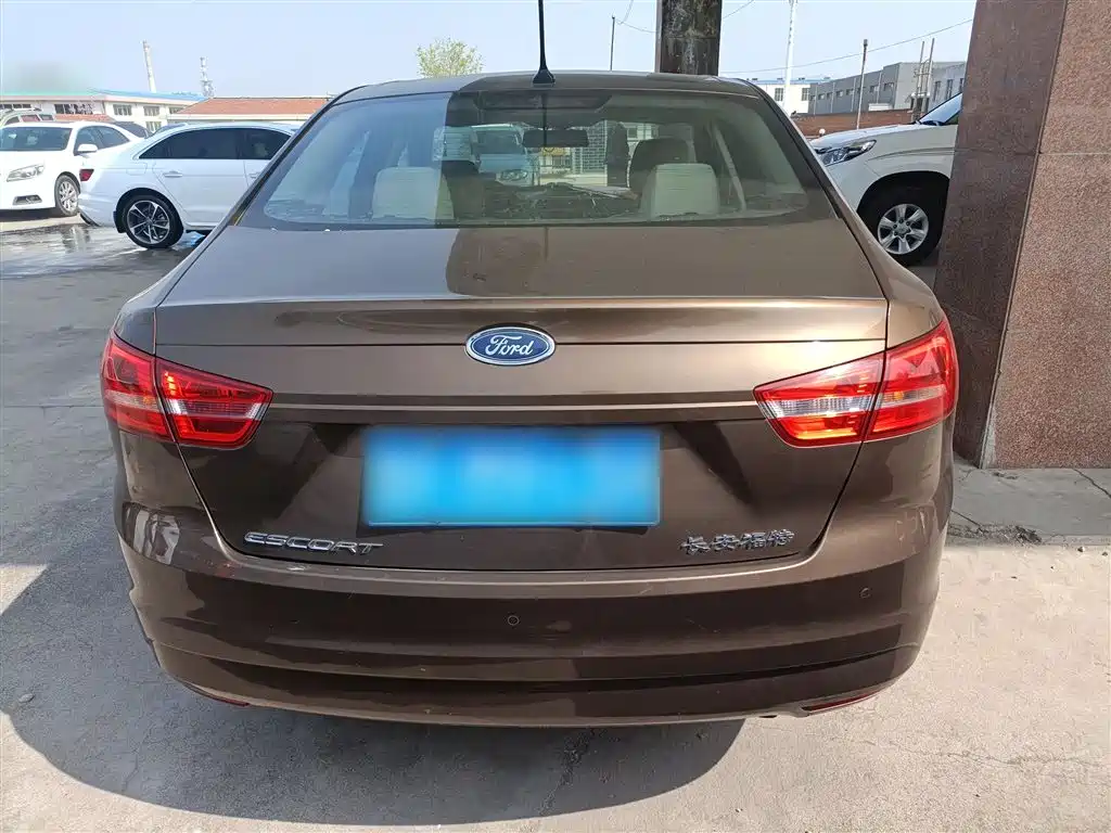 Escort Facelift 1.5 L Manual Comfort