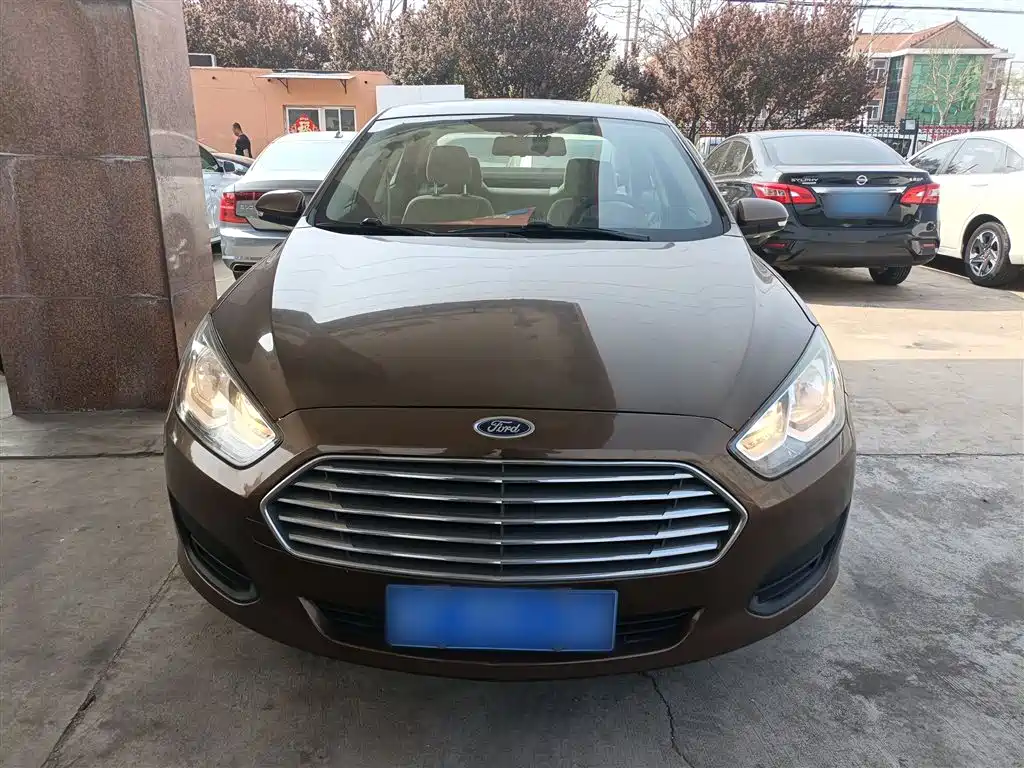 Escort Facelift 1.5 L Manual Comfort