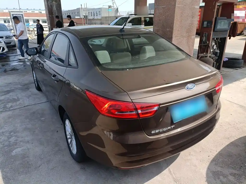 Escort Facelift 1.5 L Manual Comfort