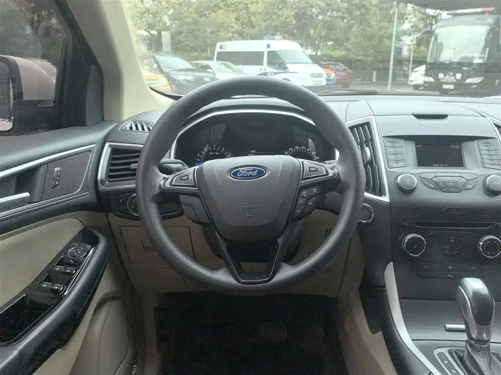 Edge EcoBoost 245 2 WD Elite Sharp 5-seat