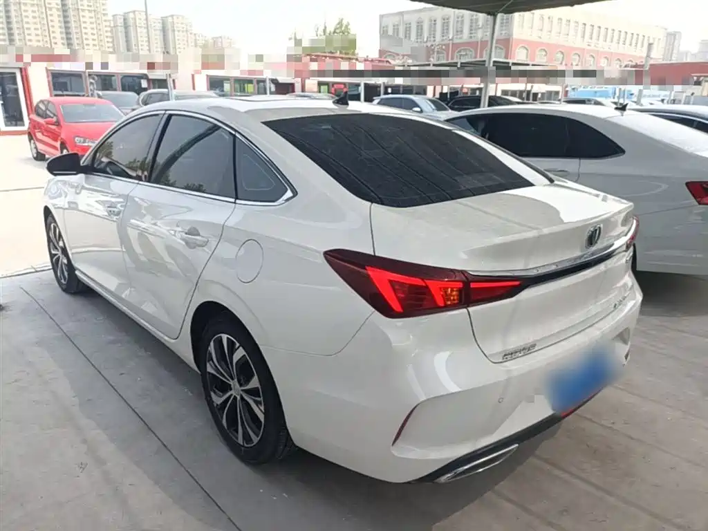 Eado PLUS Blue Whale NE 1.4 T GDI DCT Flagship