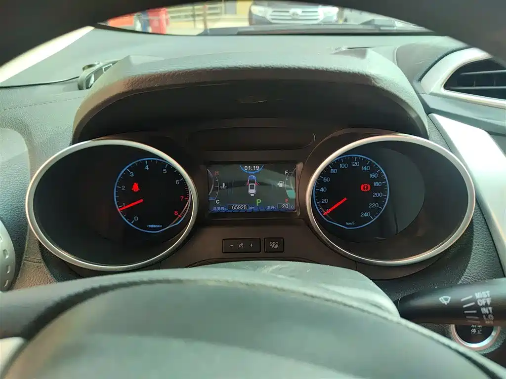 Yuan 1.5 L Auto Cool Dazzle Fashion