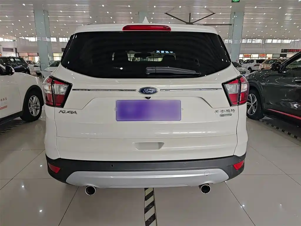 Kuga EcoBoost 180 2 WD Grand Wing